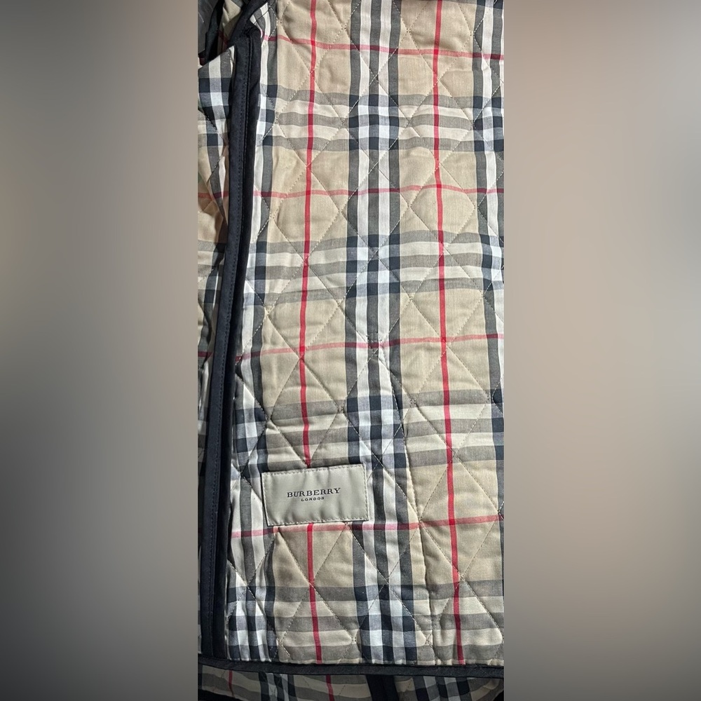 Burberry Black Quilted Utility/Barn Jacket - circa 2k- - Picture 6 of 9